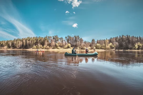 Laivošana Daugavas lokos
